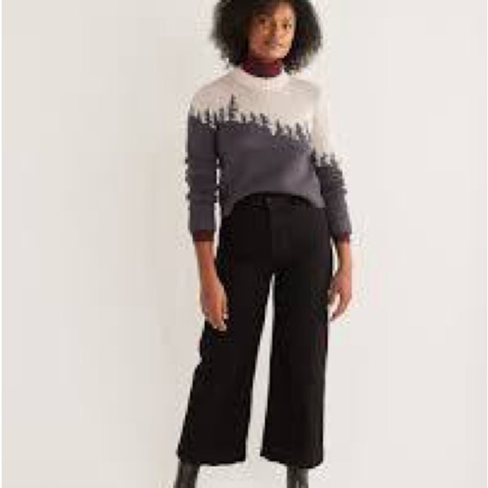 Pendleton womans Gray and Cream Forest Jacquard Crewneck Sweater.